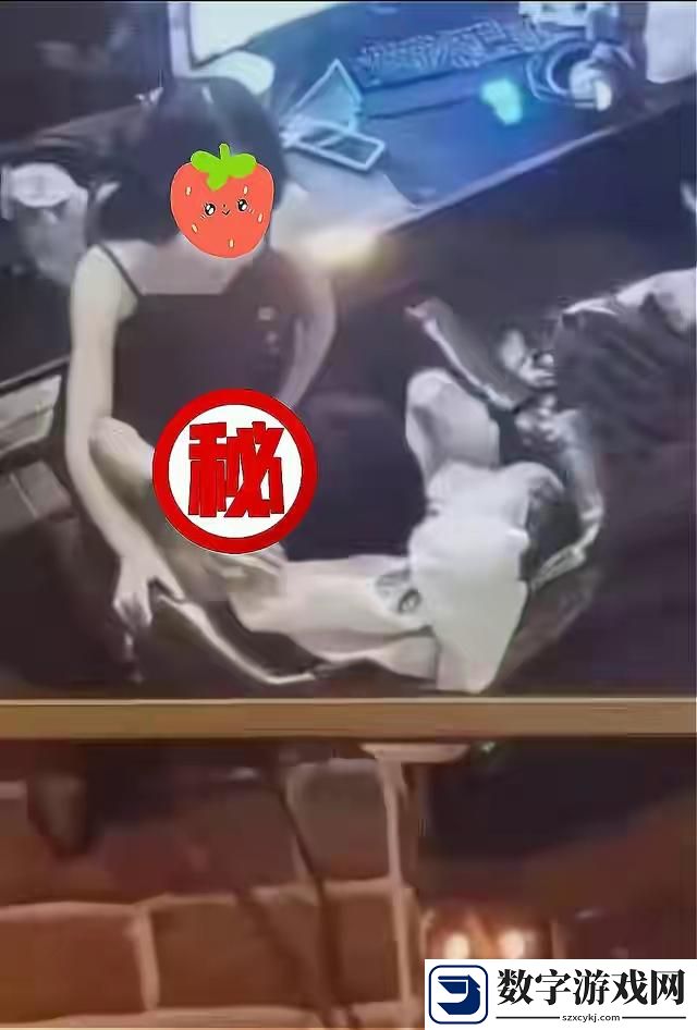 男生和女生一起打扑克